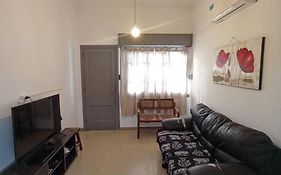 Casa a pocas cuadras del centro
